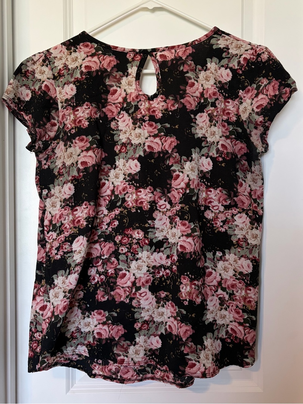 Top Fashion- Women's Floral Keyhole Cap Sleeve Blouse - 
Size L